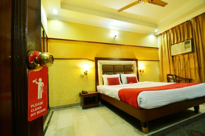 Hotel Oyo 7219 Corporate Inn