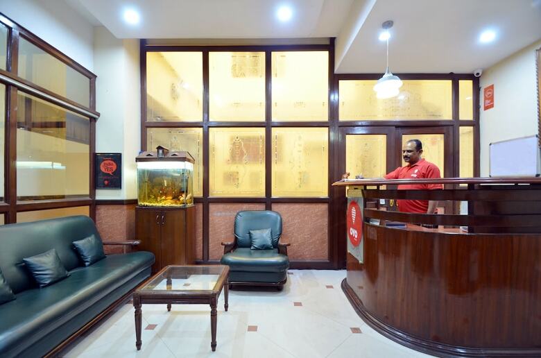 Hotel Oyo 7219 Corporate Inn