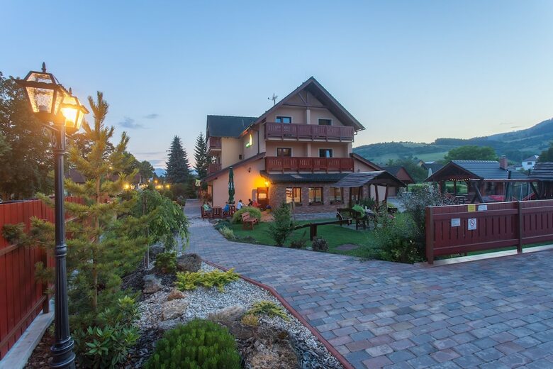 Hotel Penzi�n Mot�?