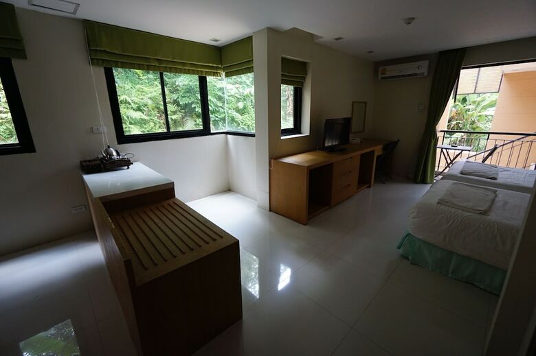 Hotel On Hilltop