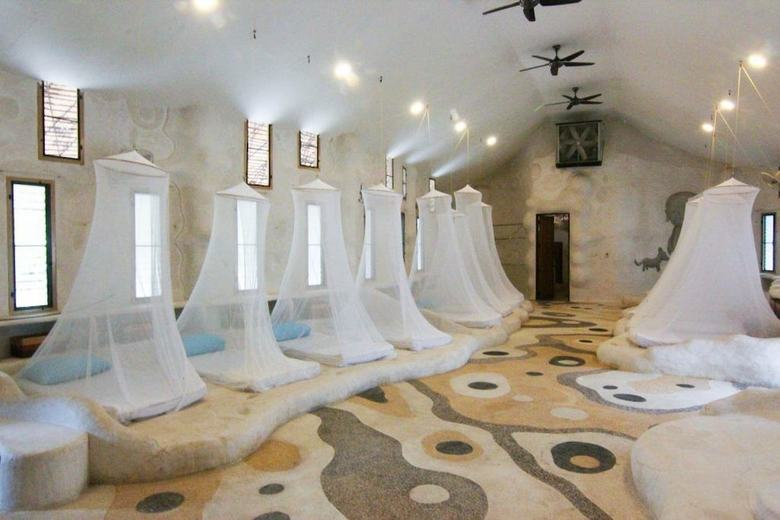 Hotel Naidee Sculptured Huts