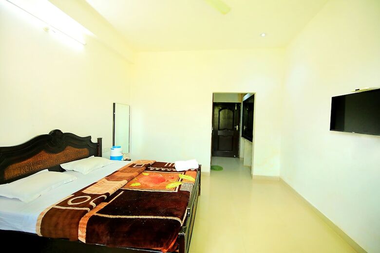 Rang Bhawan Inn- A Lake View Hotel