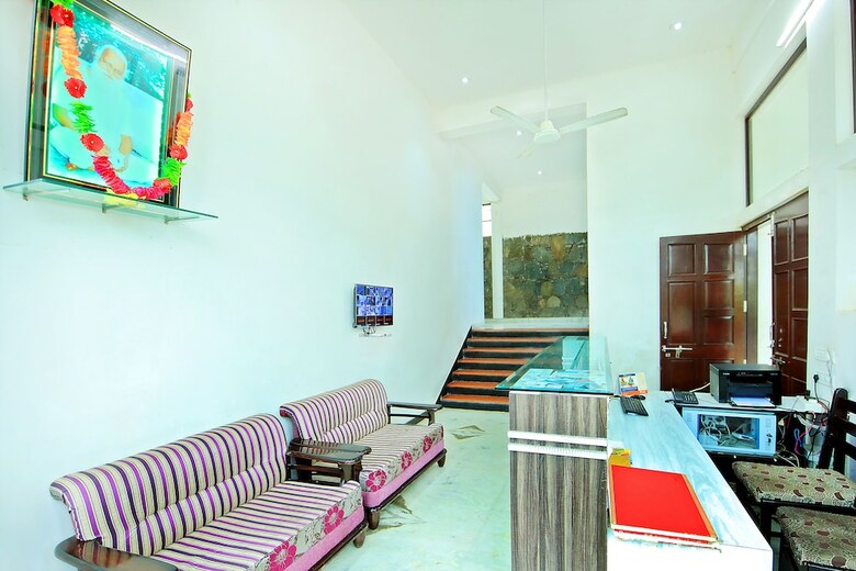 Rang Bhawan Inn- A Lake View Hotel