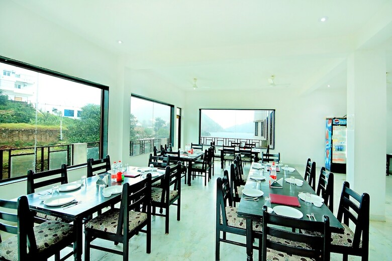 Rang Bhawan Inn- A Lake View Hotel