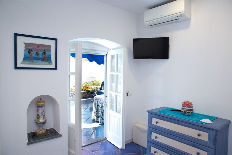 Villa Blue Eyes