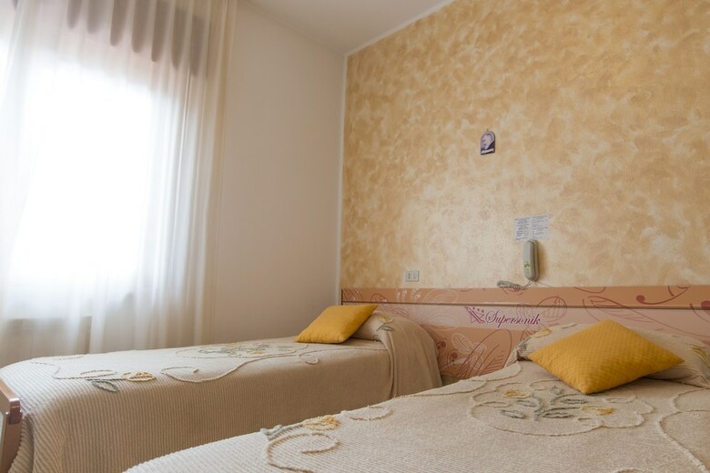 Hotel Supersonik