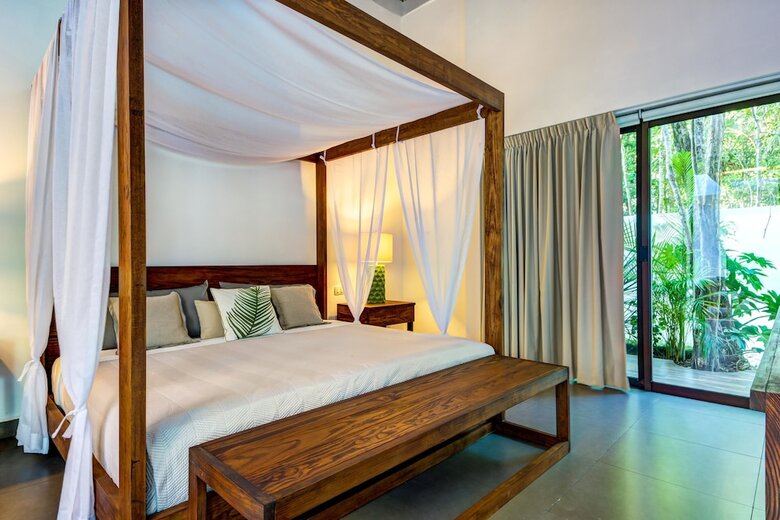 Villa Amore 4 Bedroom House Sleeps 8