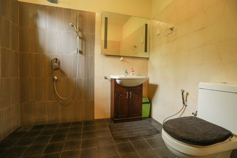 Hotel Rathgama Beach House