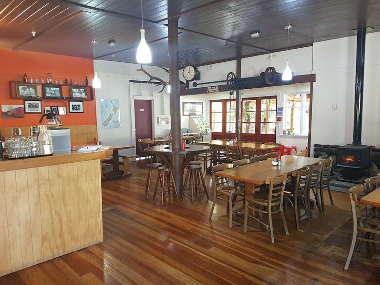 Flat Hills Cafe And Tourist Park