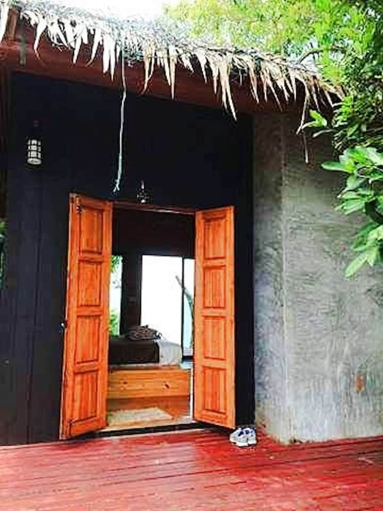 Hotel Lake House