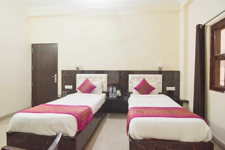 Oyo 725 Hotel Wow Inn