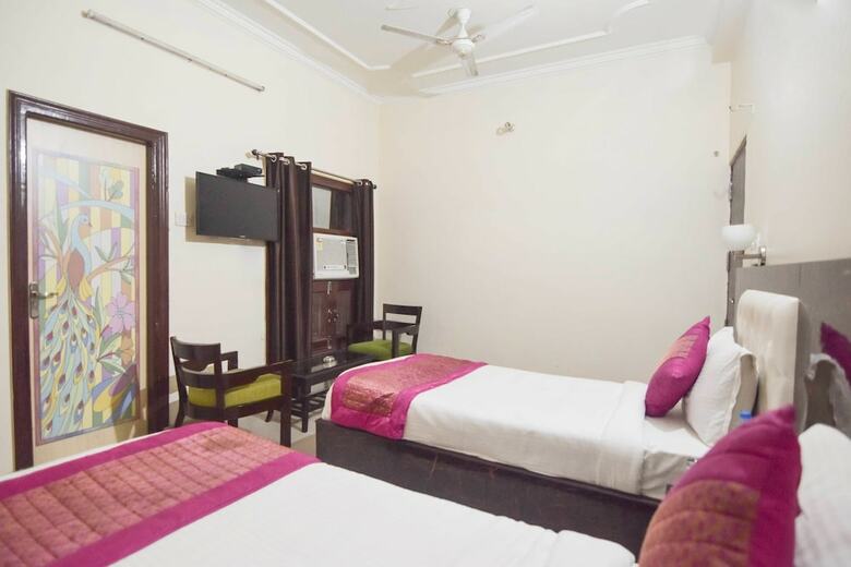 Oyo 725 Hotel Wow Inn