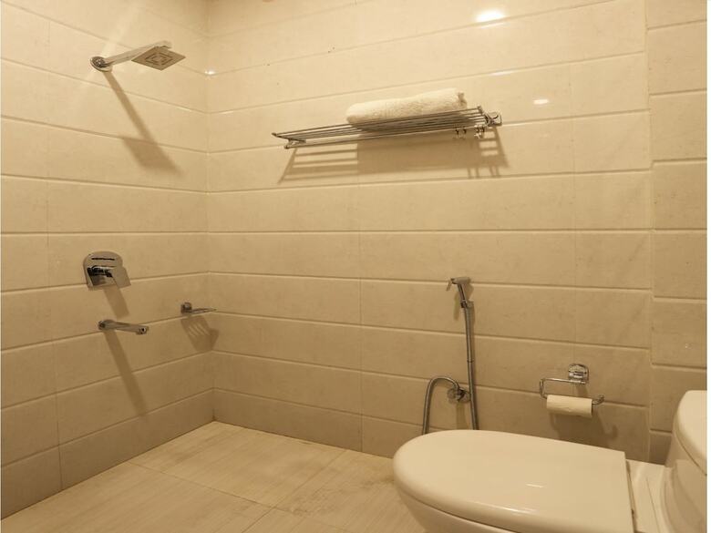 Oyo 725 Hotel Wow Inn