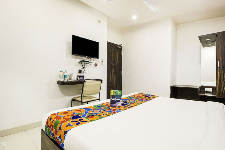 Fabhotel Travellers Inn Gomti Nagar