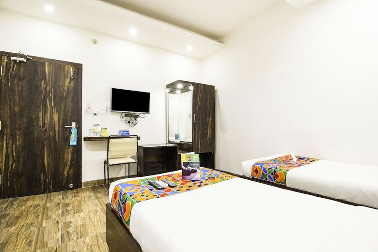 Fabhotel Travellers Inn Gomti Nagar
