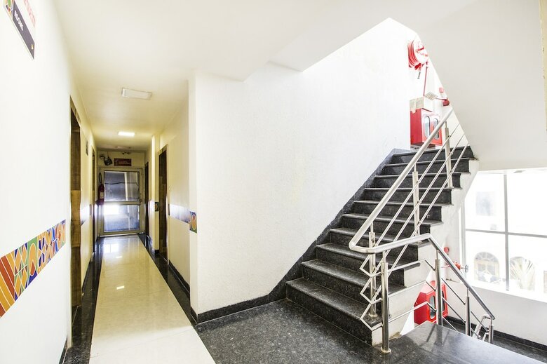 Fabhotel Travellers Inn Gomti Nagar