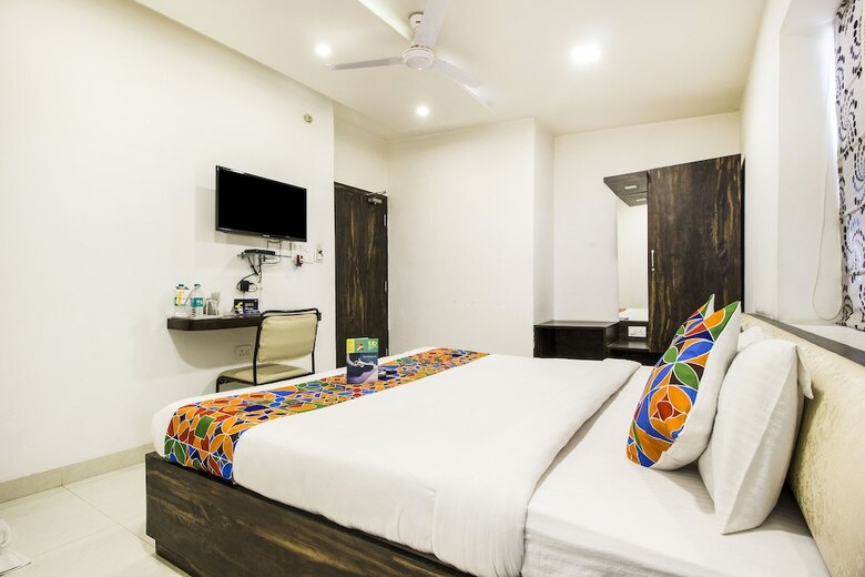 Fabhotel Travellers Inn Gomti Nagar