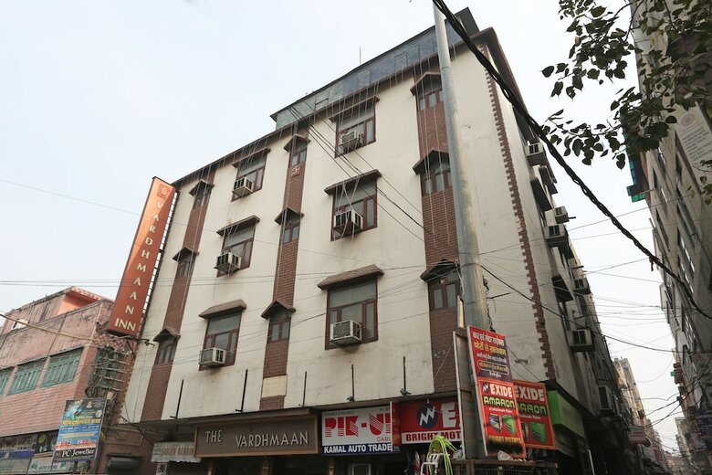 Hotel Oyo 8188 Vardhmaan Inn