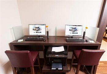 Hotel Courtyard By Marriott Wiesbaden-nordenstadt