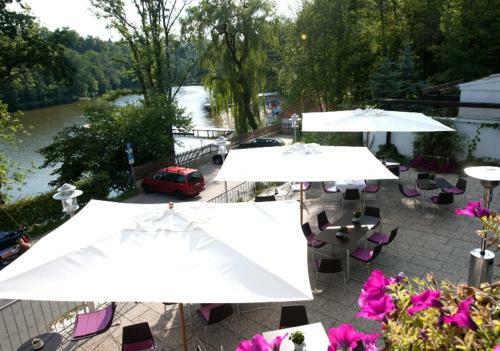 Hotel Seeluna - Caf� Lounge & Restaurant Am Klostersee