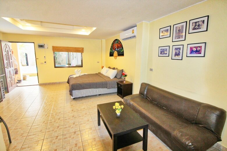Hostal Phratamnak Inn