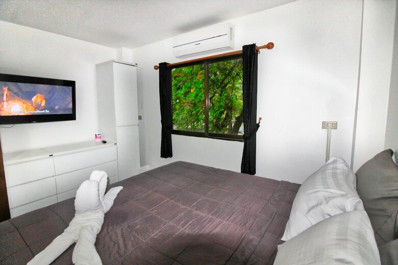 Hostal Phratamnak Inn