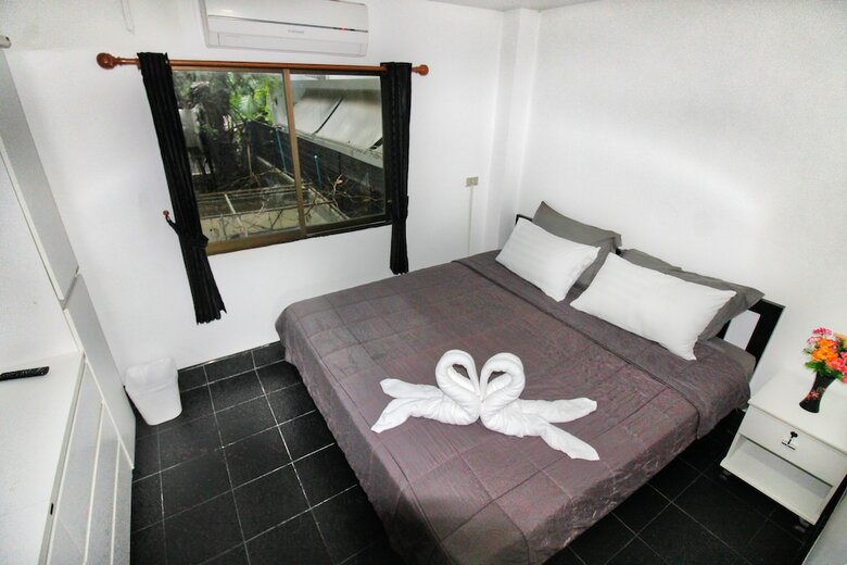Hostal Phratamnak Inn