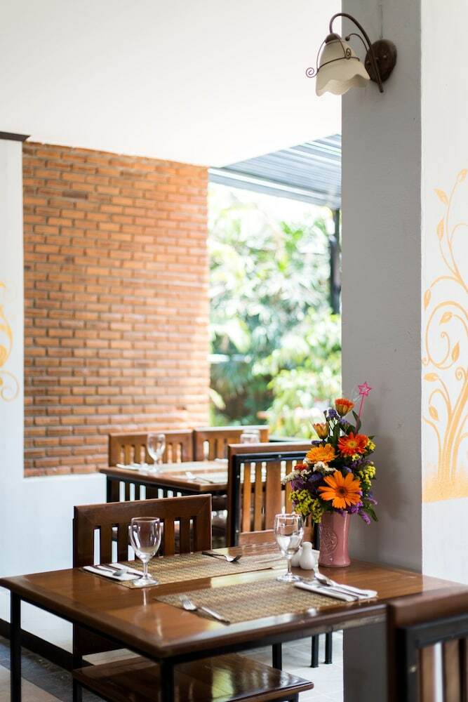 Ratana Hotel