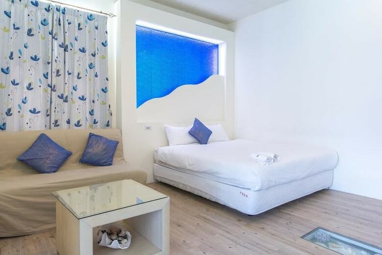 Hotel Found Hostel