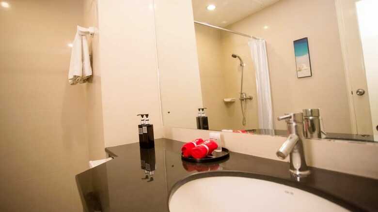 Hotel Zen Rooms Royal Bee