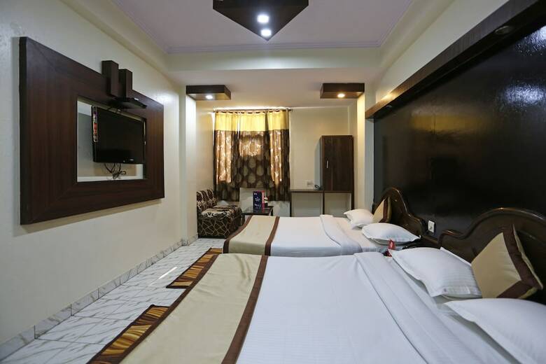 Oyo 7634 Hotel Delhi Continental