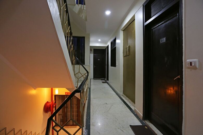 Oyo 7634 Hotel Delhi Continental