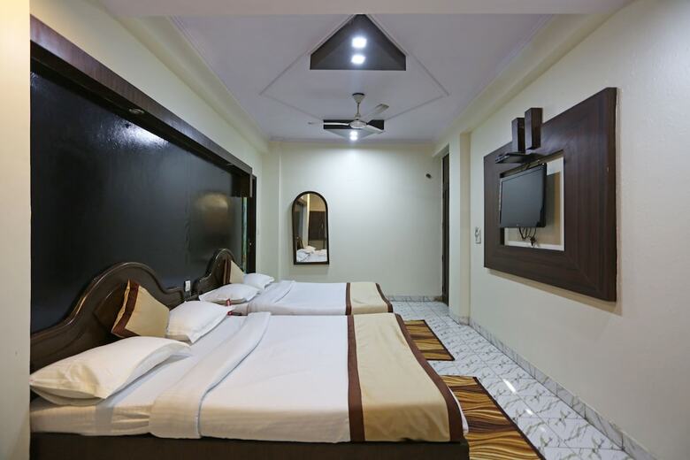 Oyo 7634 Hotel Delhi Continental