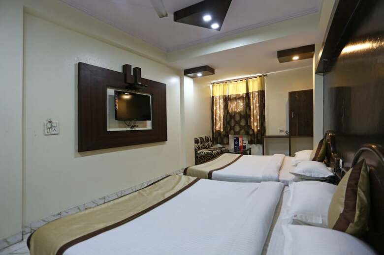 Oyo 7634 Hotel Delhi Continental