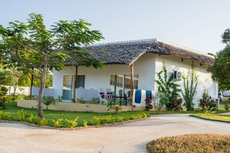 Hotel Tanzanite Beach Resort