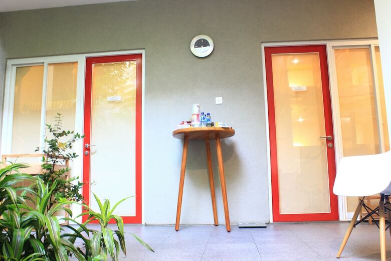 Hostal Buton Backpaker Lodge - Hostel