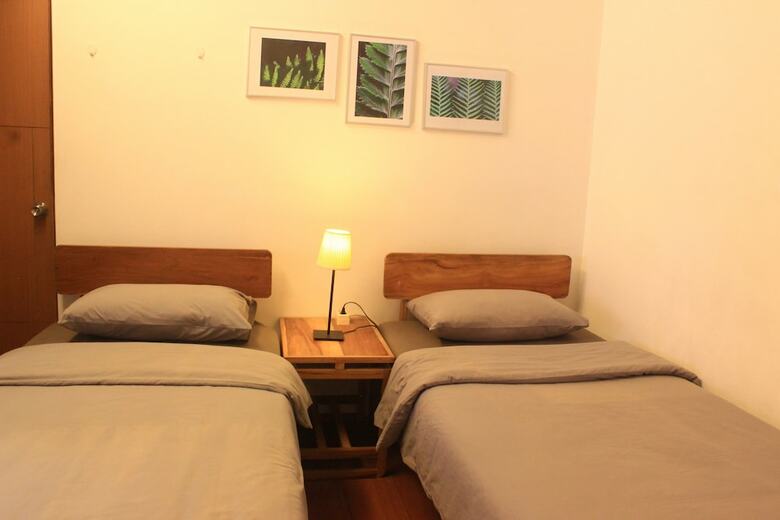 Hostal Buton Backpaker Lodge - Hostel