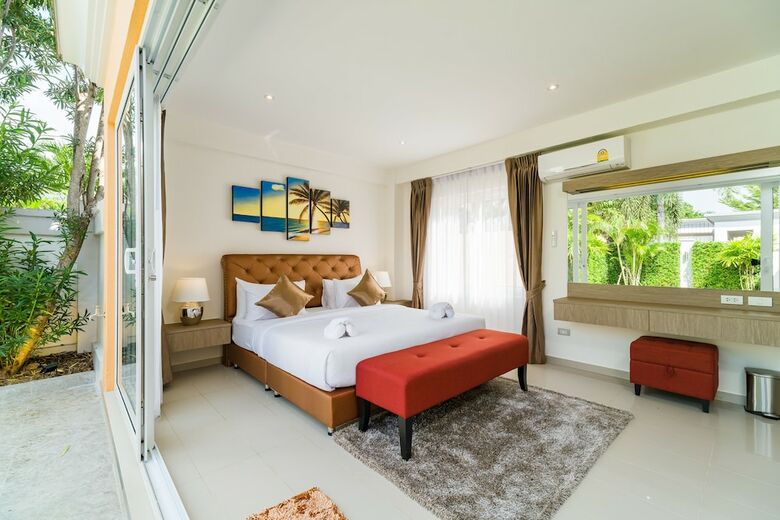 Luxury Pool Villa 604