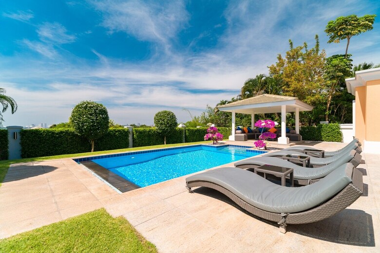 Luxury Pool Villa 604