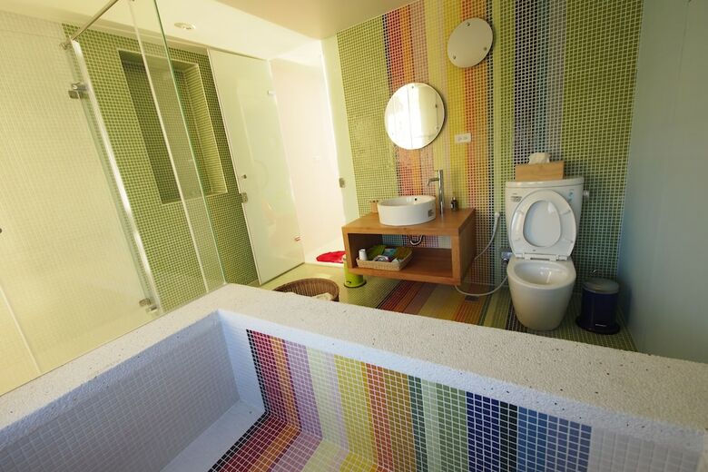 Bed & Breakfast Dream Colorful