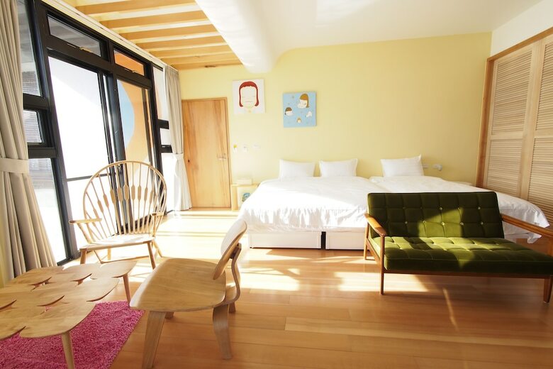 Bed & Breakfast Dream Colorful