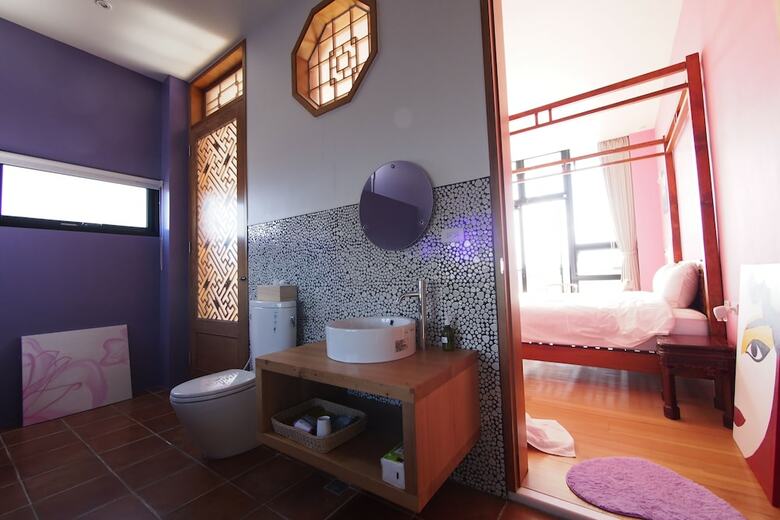 Bed & Breakfast Dream Colorful