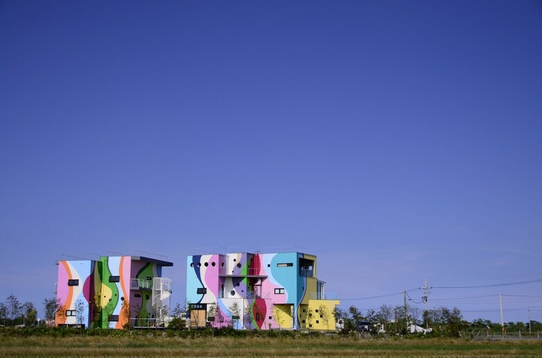 Bed & Breakfast Dream Colorful