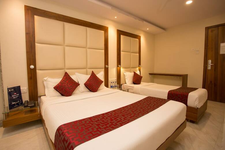 Oyo 8872 Hotel Address Inn