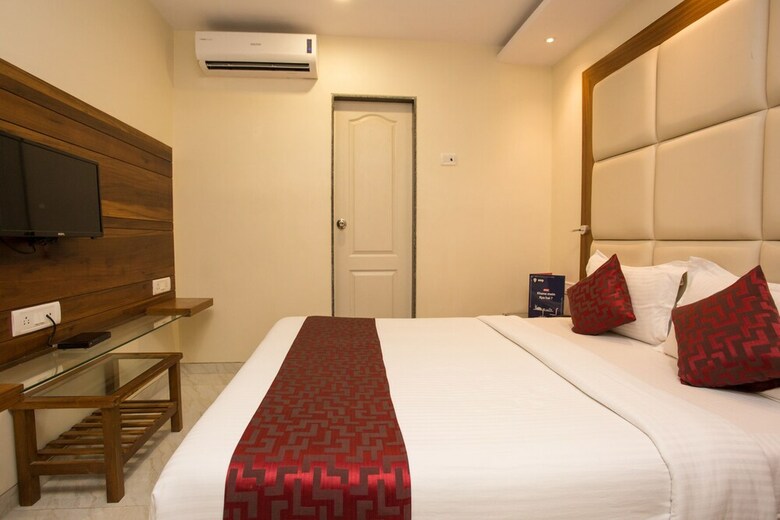 Oyo 8872 Hotel Address Inn