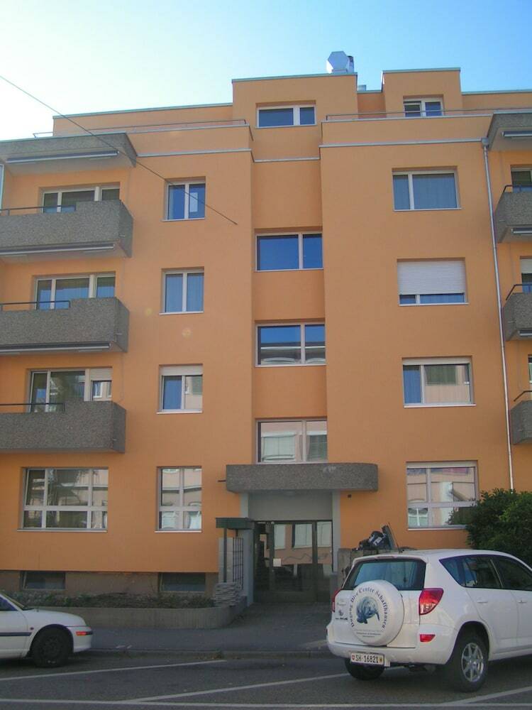 Apartamentos Swiss Star District 11