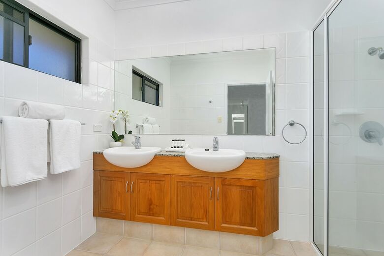 Palm Cove Retreat