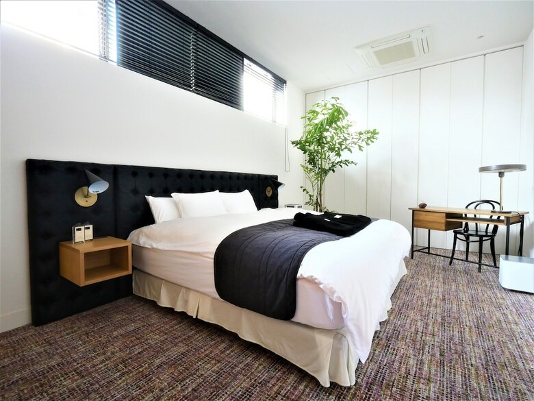 H Hotel