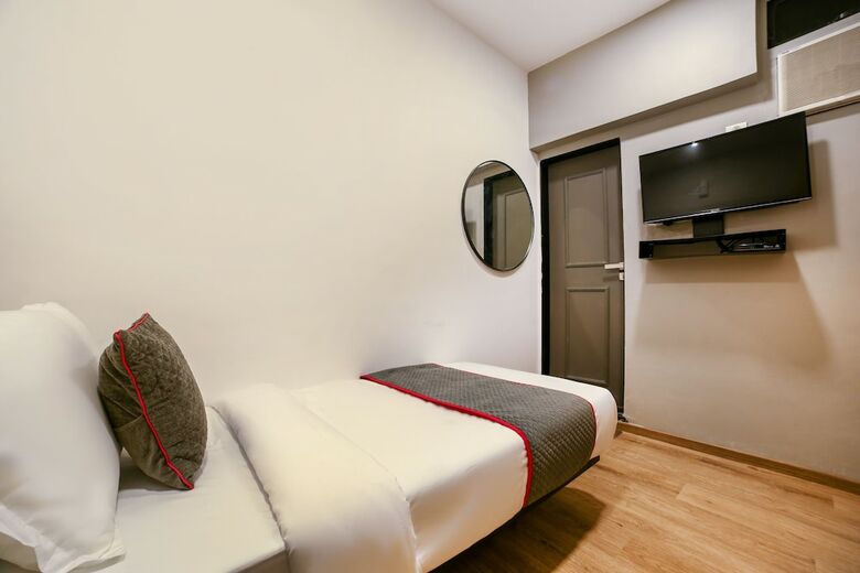 Hotel Oyo Flagship 573 Chakala Sahar Road