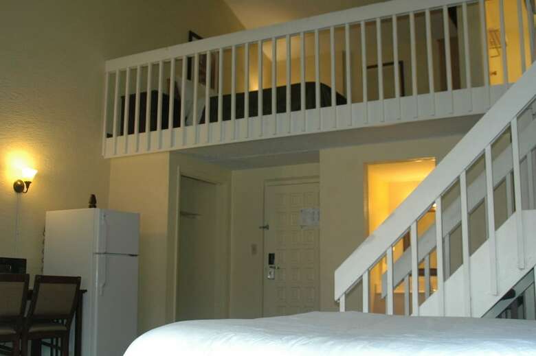 Motel La Casa Inn & Suites